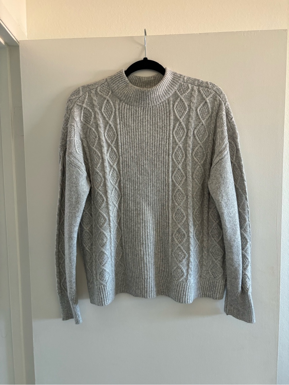 Express Cable Knit Crewneck Sweater - Light Gray